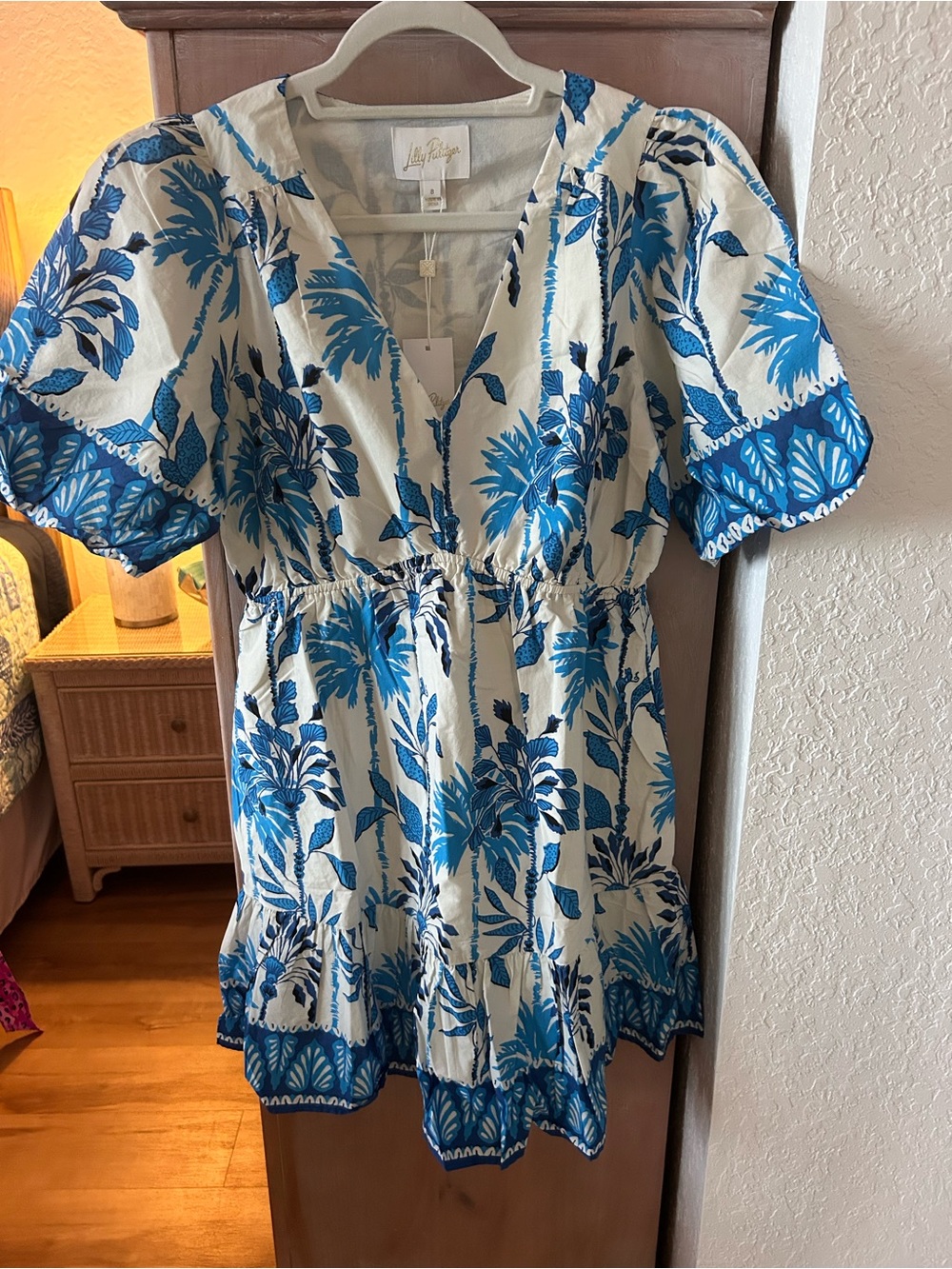 Lilly Pulitzer White Dress with Blue Tropical Print NWT Size 8